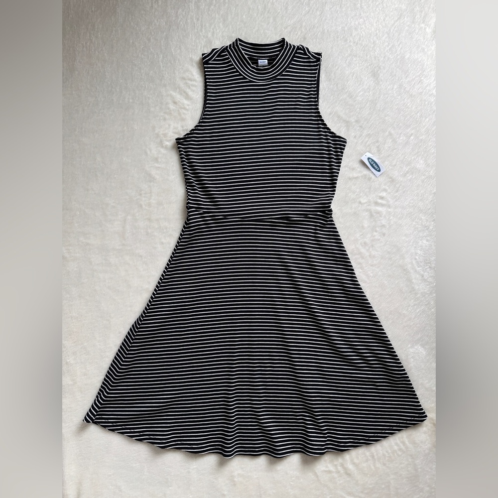 NWT Old Navy Black and White Striped Ribbed Fit and Flare Flowy Dress - Size XS